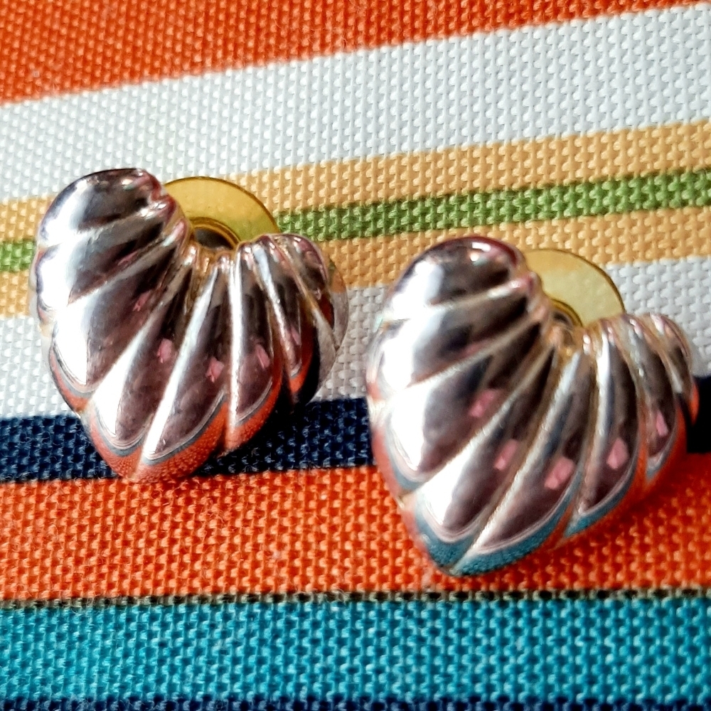 SILVER TONED HEART EARRINGS - Picture 2 of 5